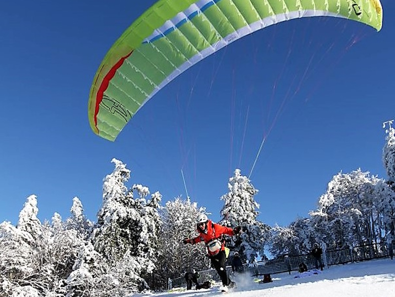 Decollage de la jasserie du pilat dans la Loire